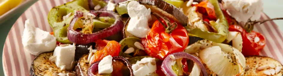 Salade van geroosterde groenten met geitenkaas