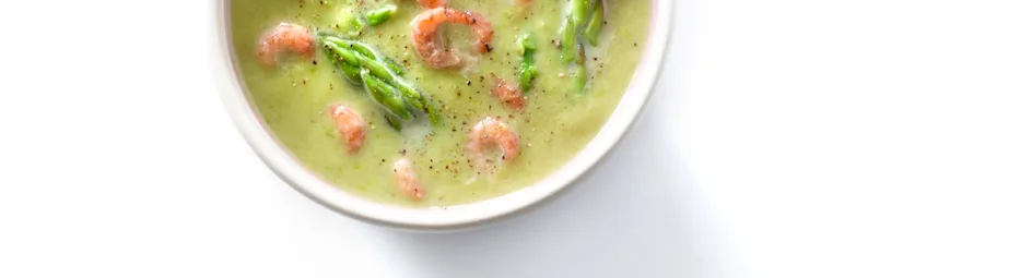 Romige aspergesoep met garnaaltjes