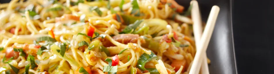 Noedels met oosterse groentenmix