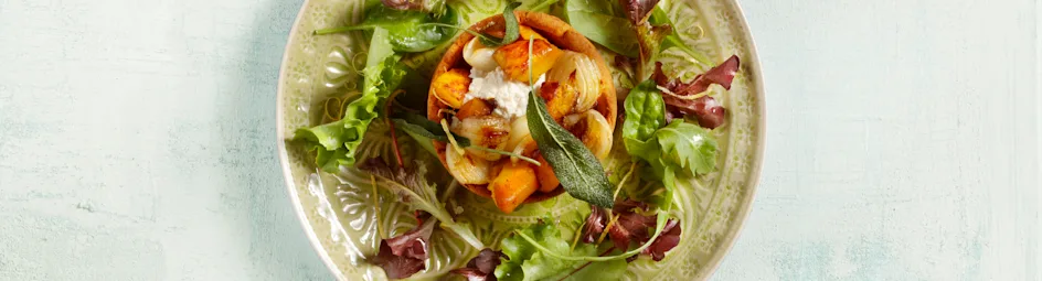 Kruidig zandtaartje met zoete pompoen en sjalotten