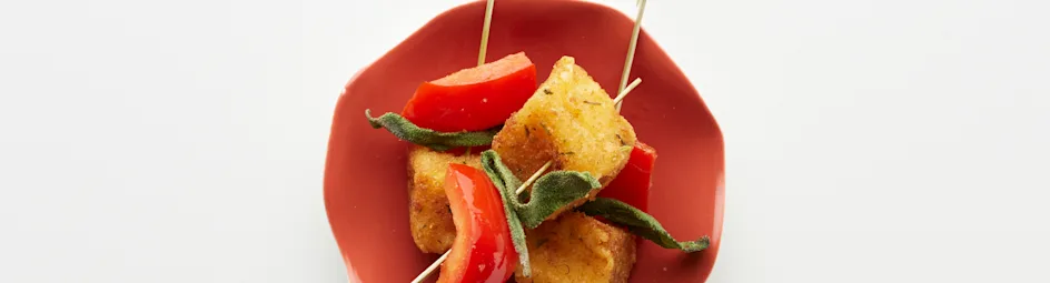 Kaasspiesjes met paprika en salie