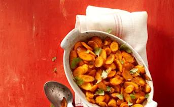 Geroosterde winterwortel met gember en ketjap