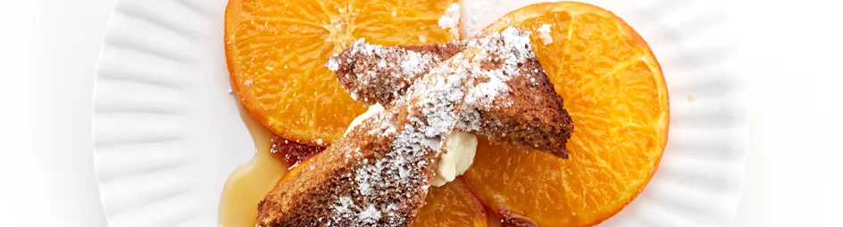 Geroosterde sinaasappel met kruidkoek