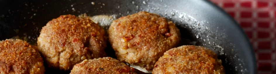 Gepaneerde gehaktballen met spek