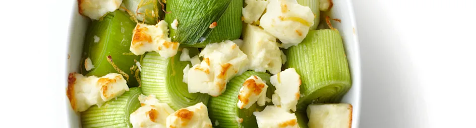 Gegratineerde prei met feta en citroen
