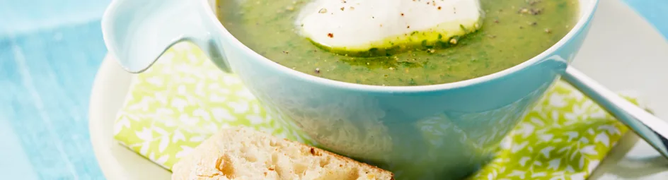 Doperwtensoep met bosui en munt