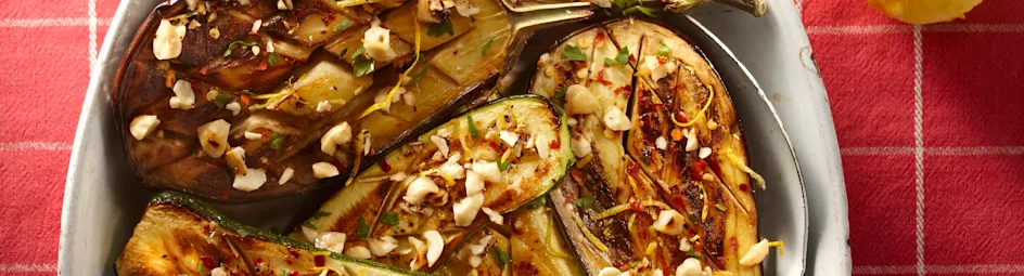 Courgette en aubergine met hazelnotenolie