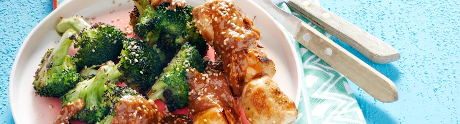 Broccoli uit de oven met pindasaus