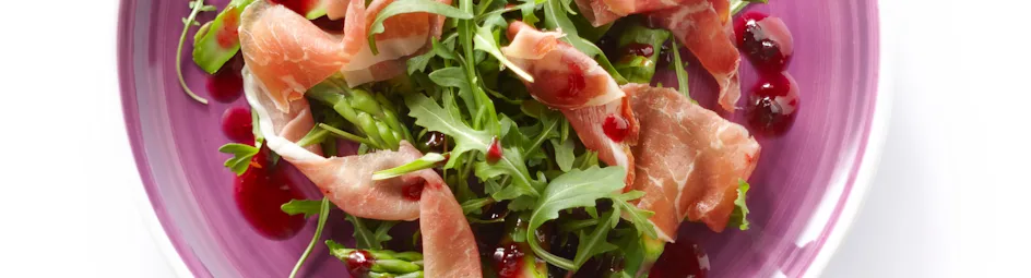 Aspergesalade met rauwe ham