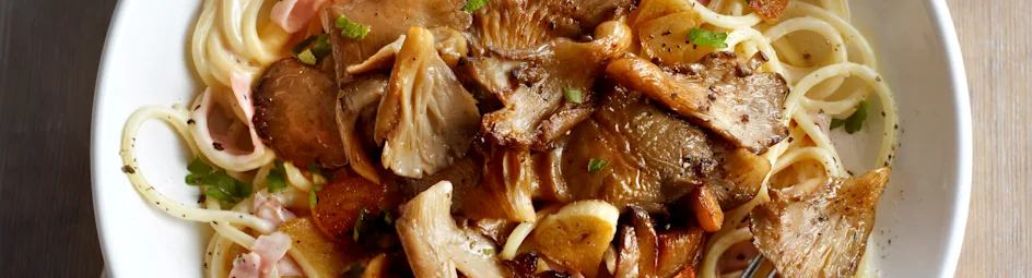Romige pastasaus met beenham en oesterzwammen
