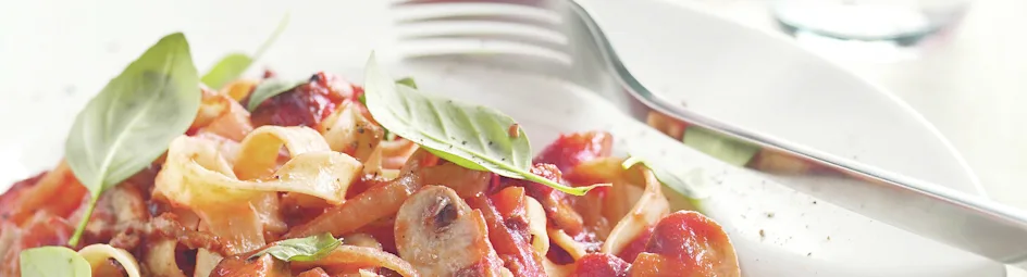 Pasta met paddenstoelen-gehaktsaus