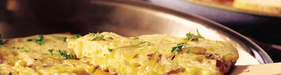 Omelet met uien en kaas