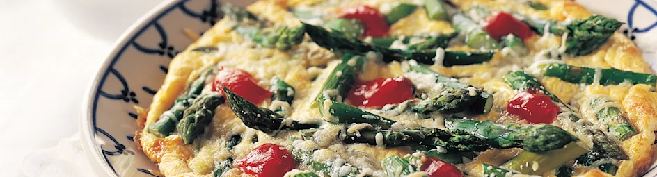Omelet met groene asperges en kaas