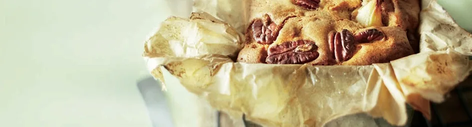 Mokkacake met peer en pecannoten