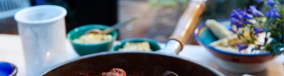 Kefta in tomatensaus met ei