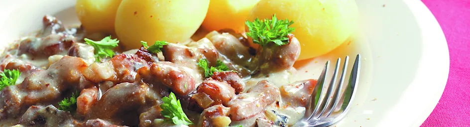 Karnemelksaus met speklapjes