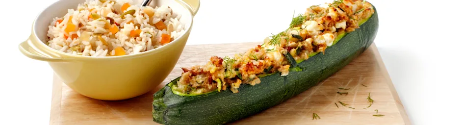 Gevulde courgettes met noten en feta