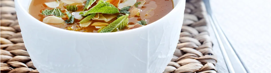 Wortelsoep met amandel en sinaasappelolie