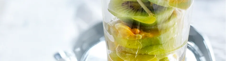 Kiwi-ijsjes met passievrucht en munt