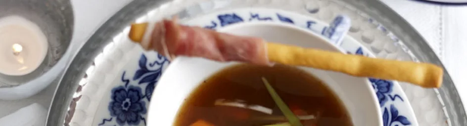 Ossenstaartsoep met kruidenroom