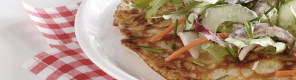Hartige pannenkoek met haring en komkommer