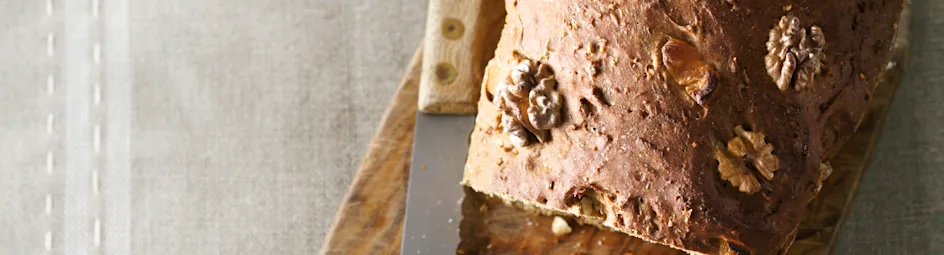 Walnoten-abrikozenbrood