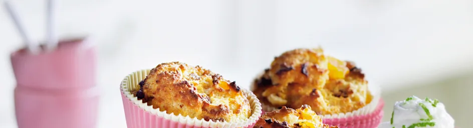 Maïsbroodmuffins met abrikozen, amandel en limoenricotta