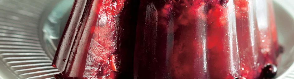 Kristalpudding met rode wijn en bosvruchten