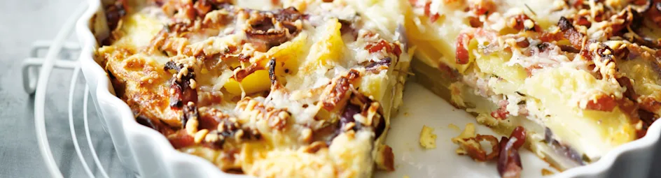 Gegratineerde aardappeltaart met spek
