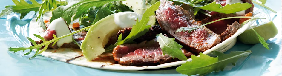 Wrap van de grill met gemarineerde biefstuk