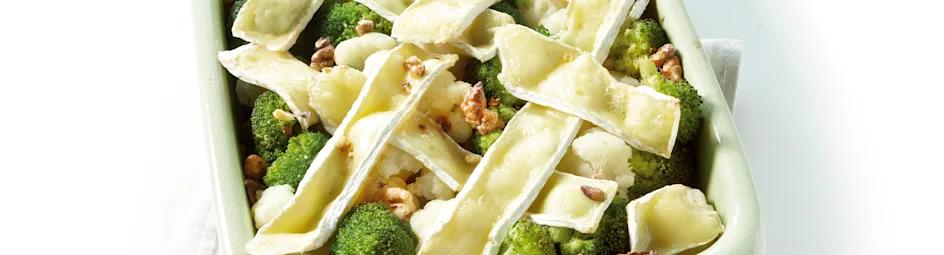 Bloemkool-broccolischotel met brie