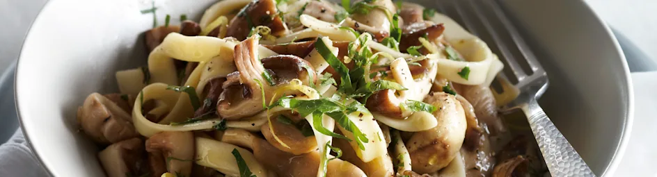 Pastasaus van paddenstoelen