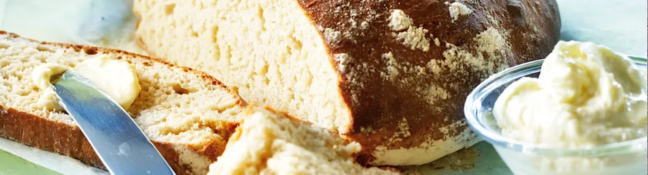 Gemberbrood met gepofte knoflookboter