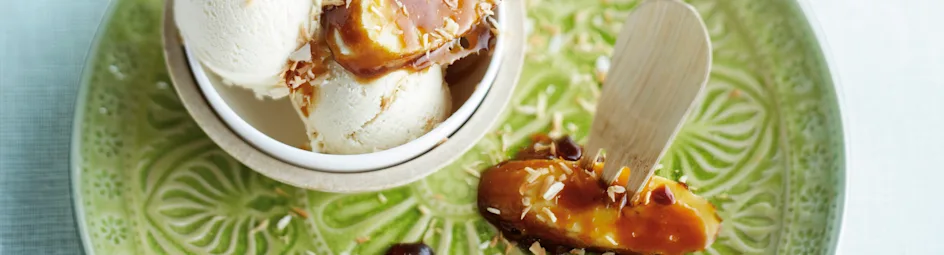 Kokosijs met banaankaramel
