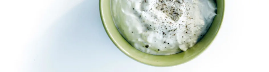 Geitenroomsausje met tijm en honing