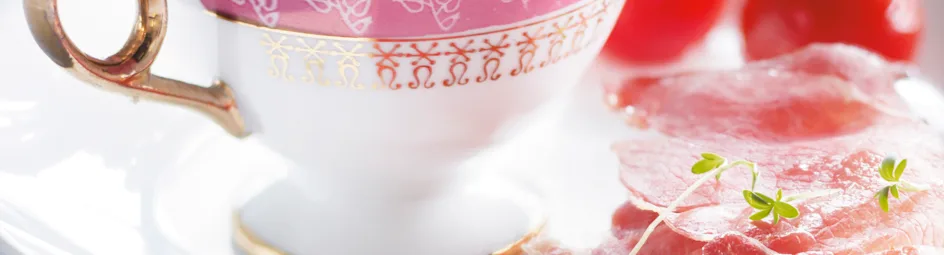 Romige eiersalade met gepofte tomaat en geroosterde ham