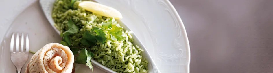 Gestoomde visfilet met bietensaus en groene rijst