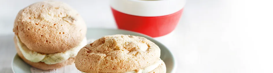 Pistachemakarons met vanillecrème