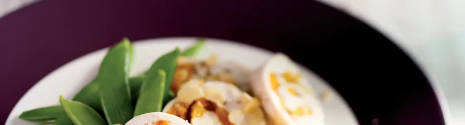 Gestoomde kiprolletjes met zoete oranje vulling