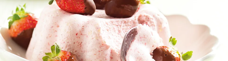 Aardbeienbavarois met chocoladeaardbeien