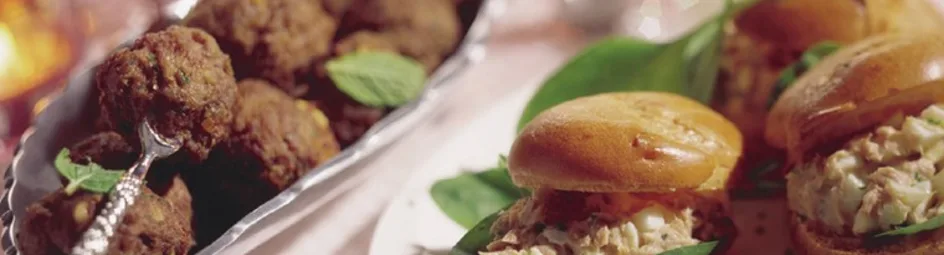 Hartige soezen gevuld met tonijnsalade