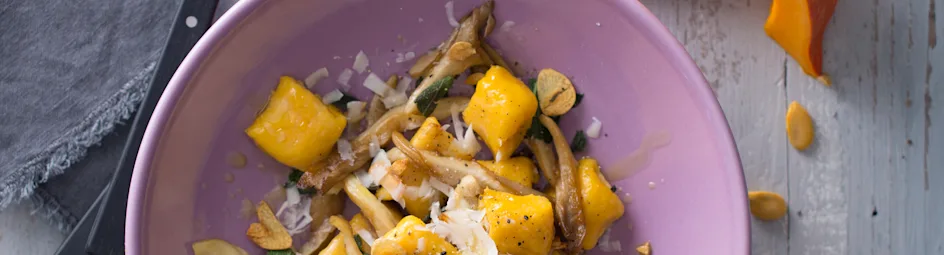 Pompoengnocchi met oesterzwammen en salie