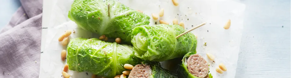 Koolrolletjes met spek en verse worst