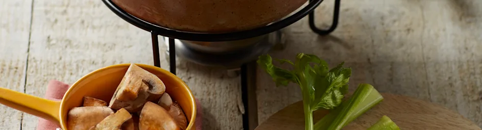 Italiaanse kaasfondue met Parmezaanse kaas en mozzarella