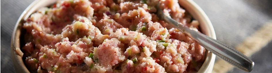 Pesto met rode ui en walnoten