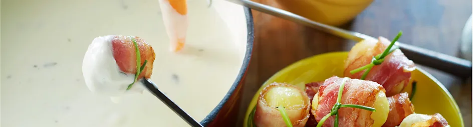 Geitenkaasfondue met krieltjes en spek