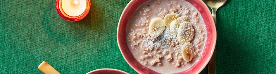 Chocolade-havermout met banaan en kokos