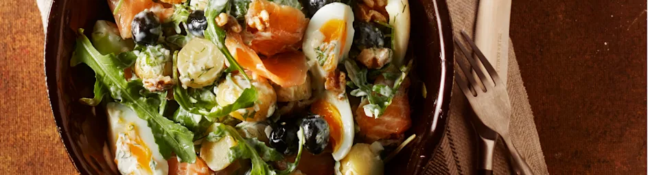 Krieltjessalade met zalm en ei