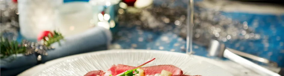 Carpaccio van rosbief met blauwe kaas