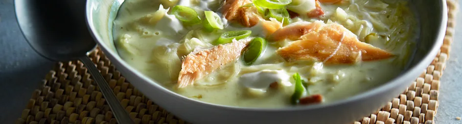 Zuurkoolsoep met gerookte makreel